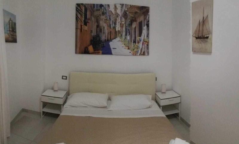 Gymnasium Bed & Breakfast Syracuse Bagian luar foto
