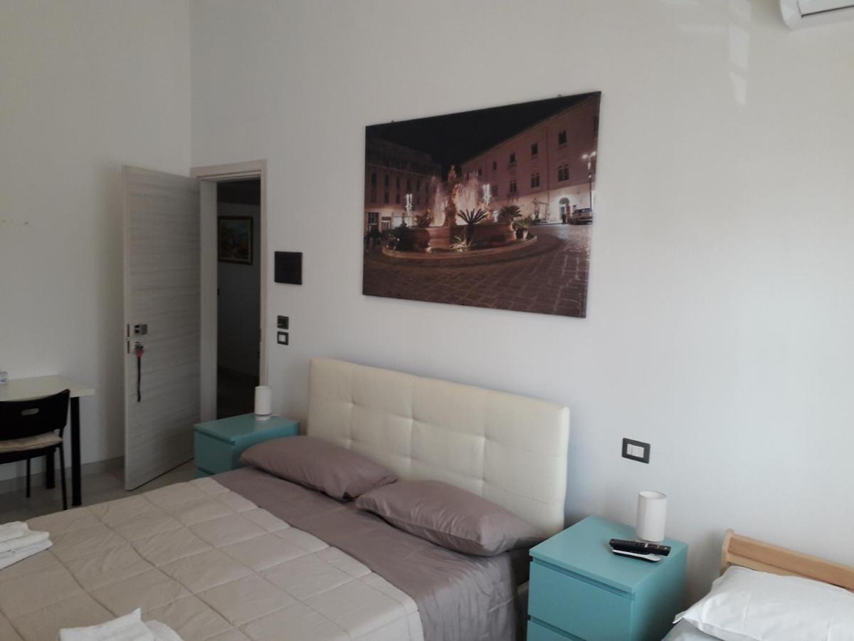Gymnasium Bed & Breakfast Syracuse Bagian luar foto