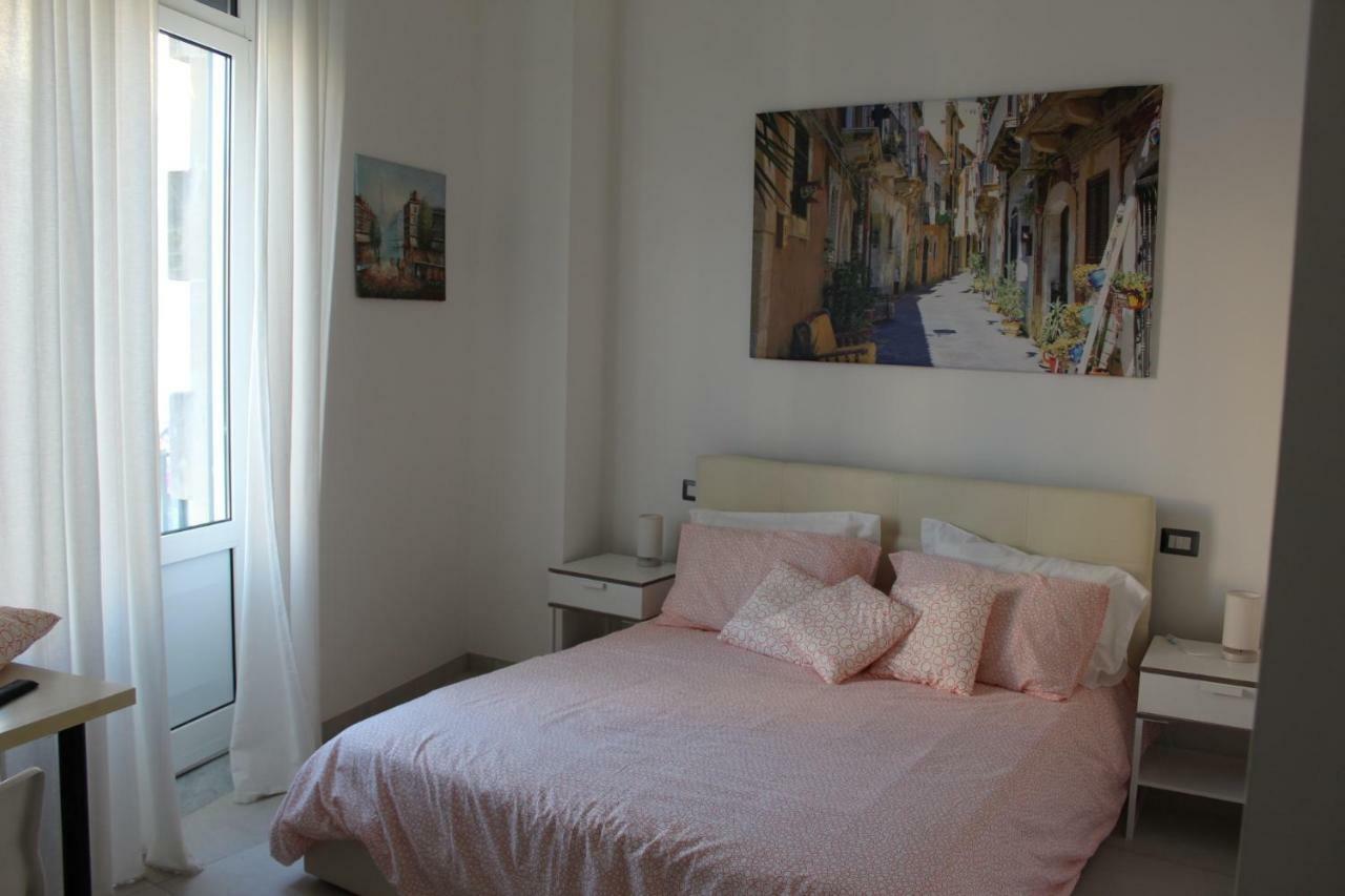 Gymnasium Bed & Breakfast Syracuse Bagian luar foto